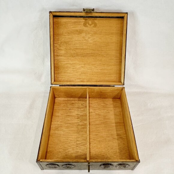 Vintage Brass & Wood Hinged Storage Divided Box Asian Lucky Coin Design 6.25 x 6 - Picture 11 of 12